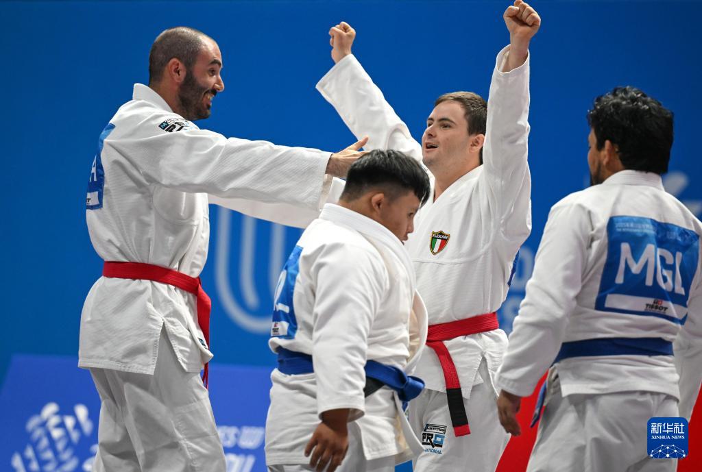 左一, 组合奥伦巴 左一, 组合奥伦巴